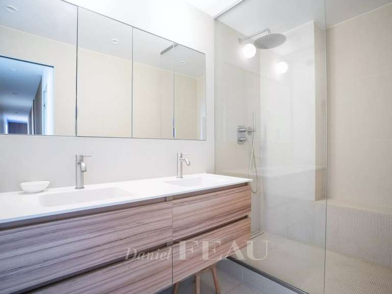 Appartement Paris 6e - 4 chambres - 153m²