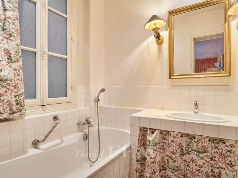 Appartement Paris 6e - 3 chambres - 127m²