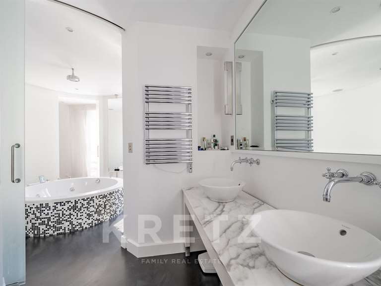 Apartment Paris - 1 bedroom - 236m²