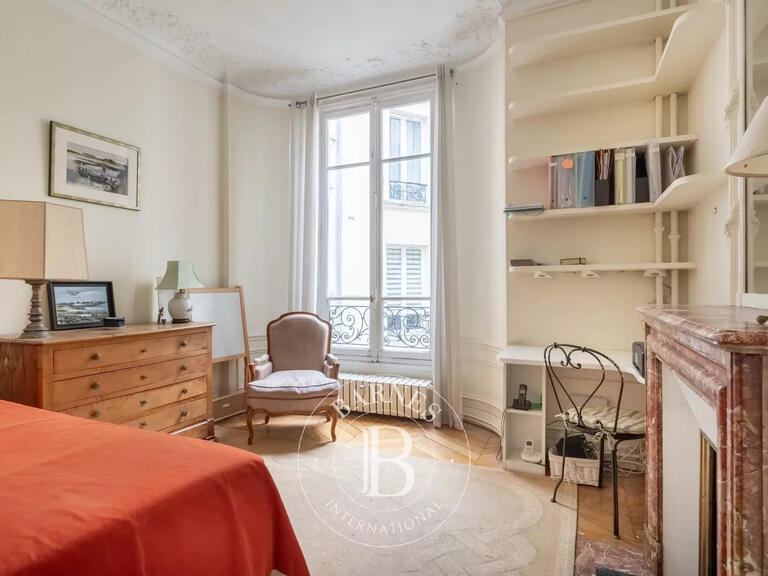 Sale Apartment Paris 7e - 3 bedrooms