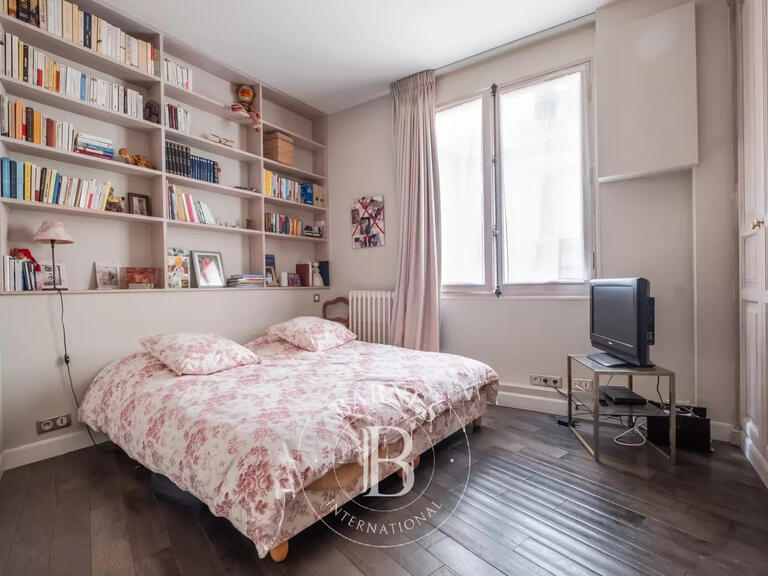 Sale Apartment Paris 7e - 2 bedrooms