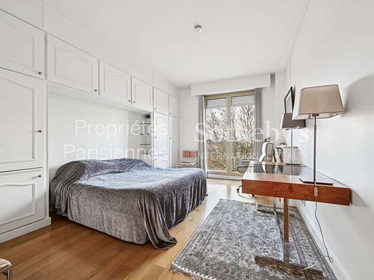 Appartement Paris 7e - 2 chambres - 165m²