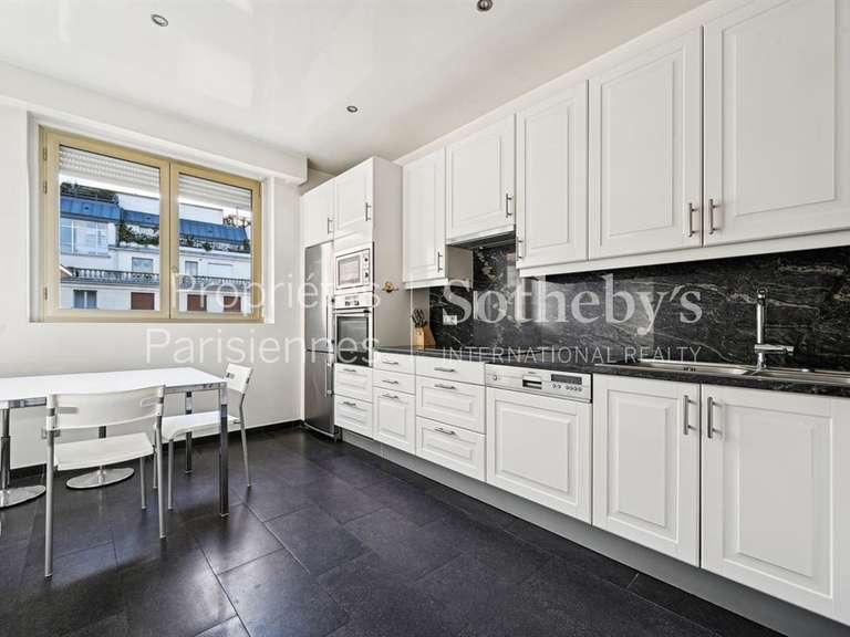 Appartement Paris 7e - 2 chambres - 165m²