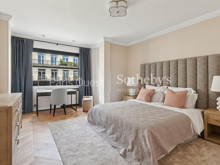 Appartement Paris 7e - 4 chambres - 266m²