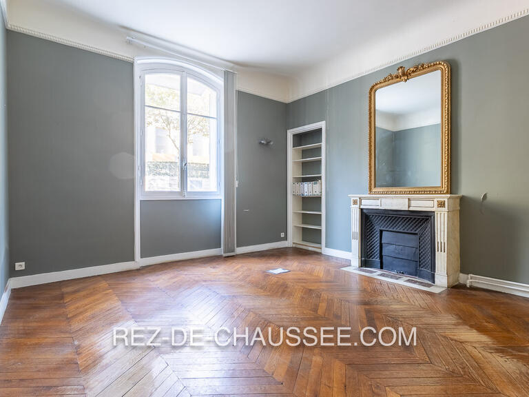 Appartement Paris 7e - 2 chambres - 129m²
