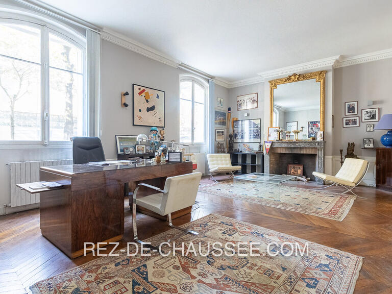 Appartement Paris 7e - 2 chambres - 129m²