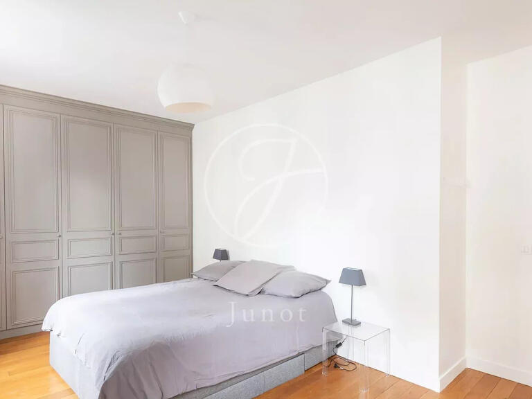 Appartement Paris 7e - 2 chambres - 69m²