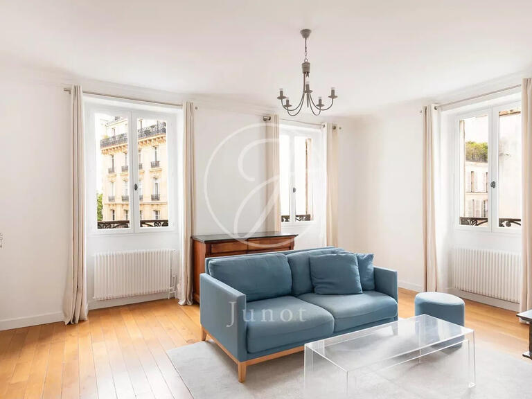 Appartement Paris 7e - 2 chambres - 69m²