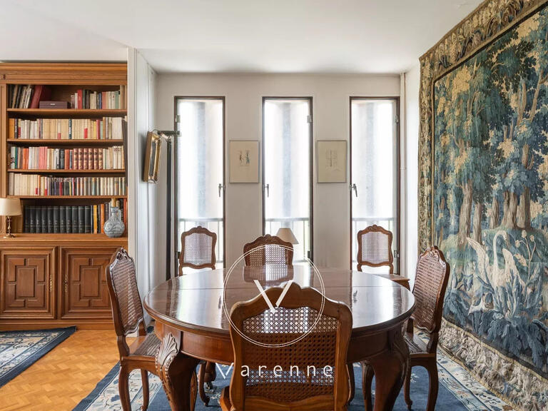 Appartement Paris 7e - 2 chambres - 122m²