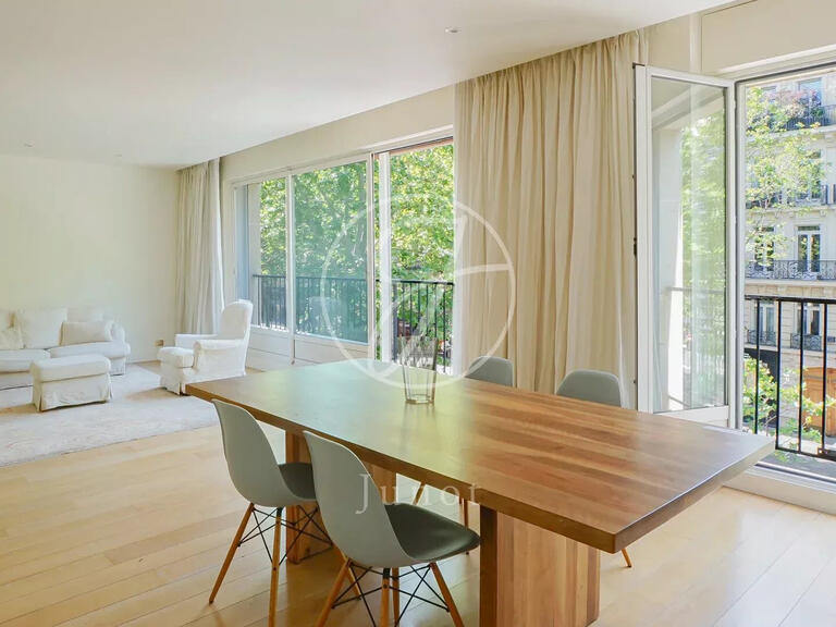 Appartement Paris 7e - 2 chambres - 120m²