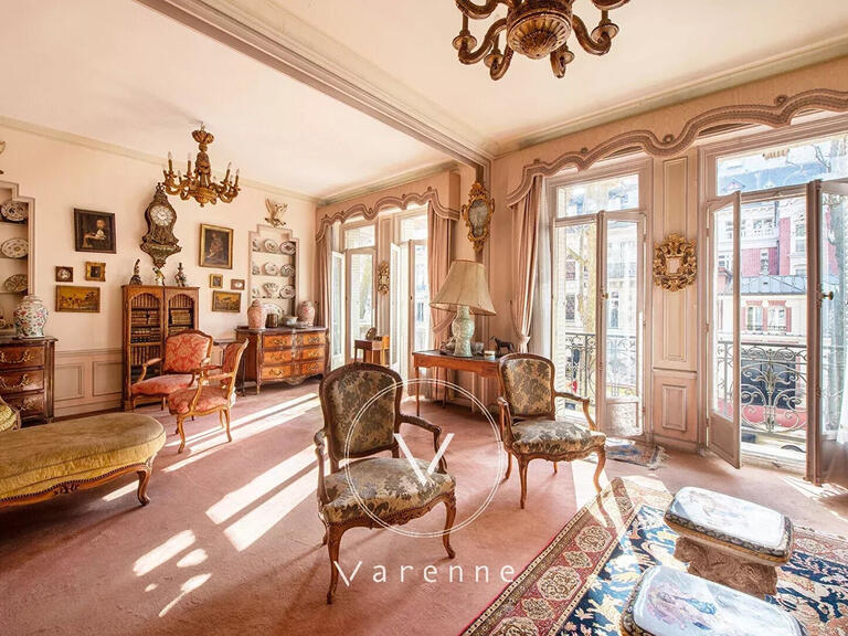 Appartement Paris 7e - 2 chambres - 127m²