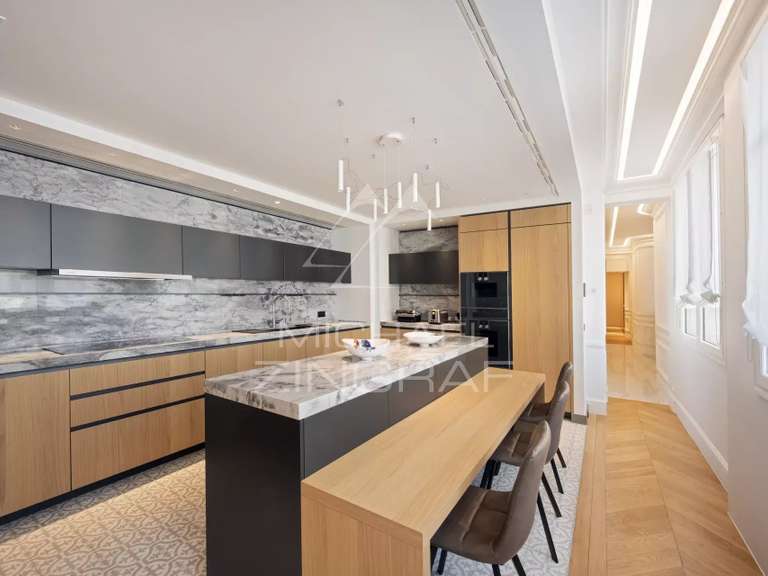 Appartement Paris 7e - 4 chambres - 329m²