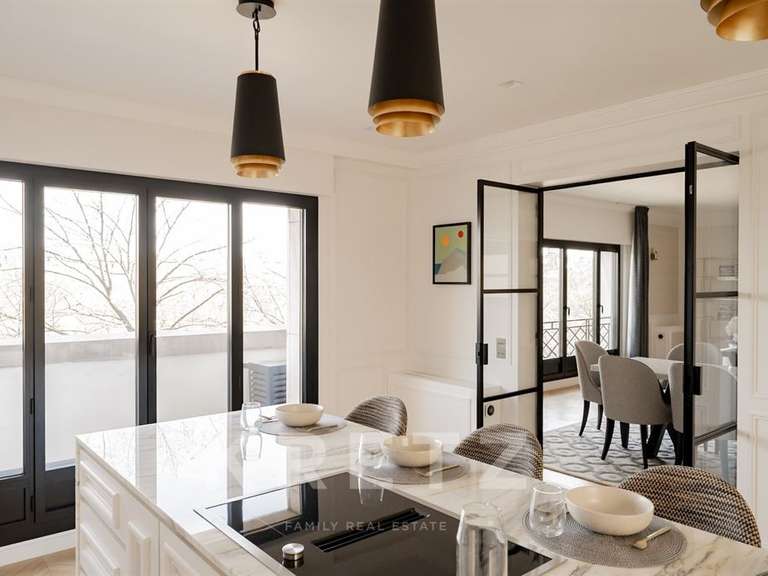 Appartement Paris 7e - 4 chambres - 265m²