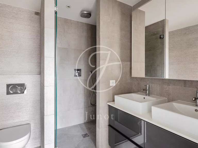 Appartement Paris 7e - 2 chambres - 102m²