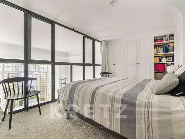 Appartement Paris 7e - 2 chambres - 64m²