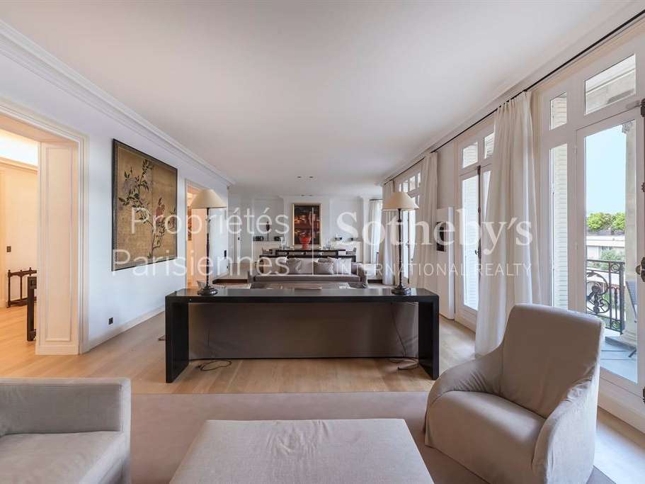 Apartment Paris 7e