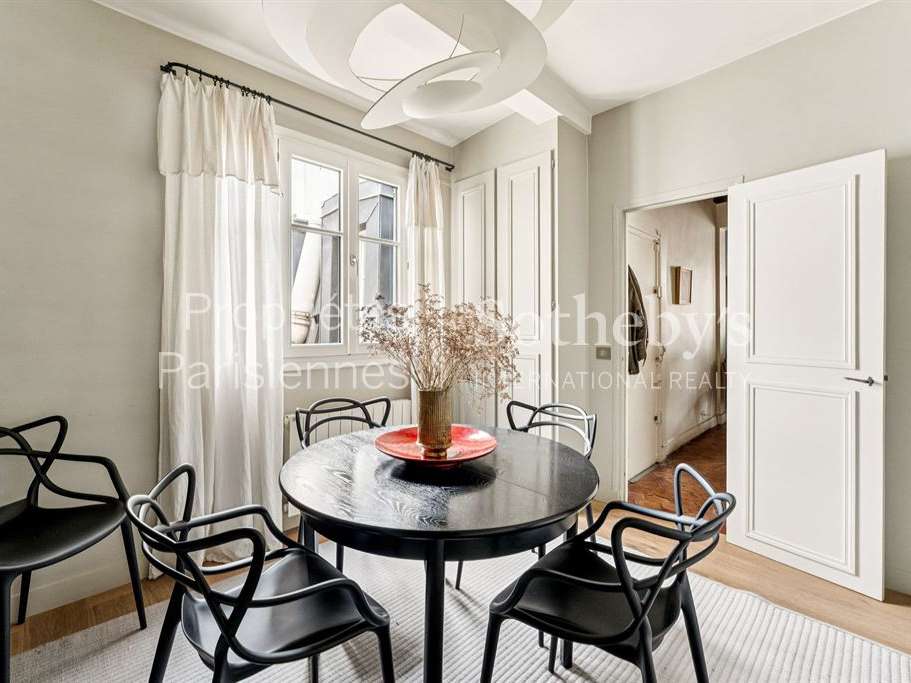 Apartment Paris 7e