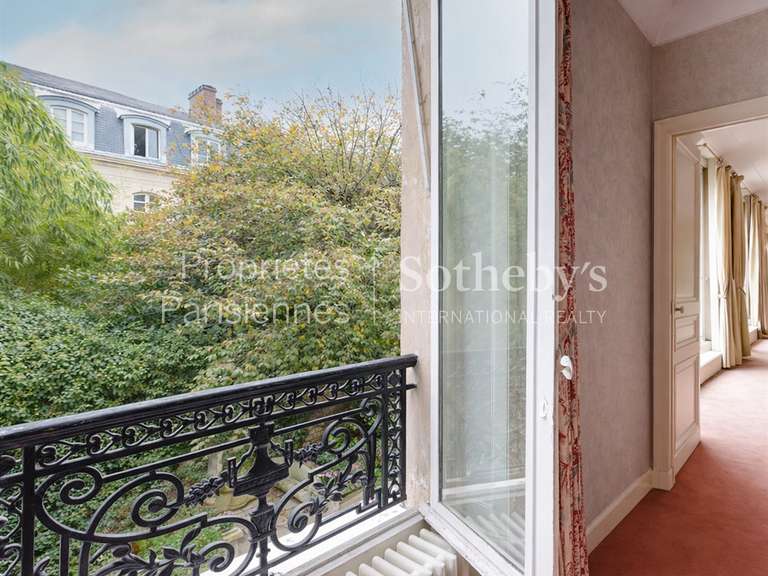 Appartement Paris 7e - 2 chambres - 132m²