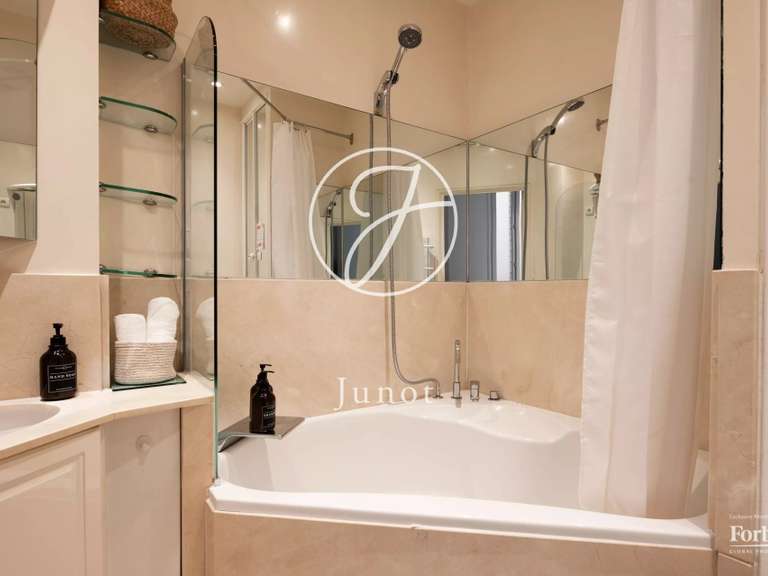 Appartement Paris 7e - 2 chambres - 102m²