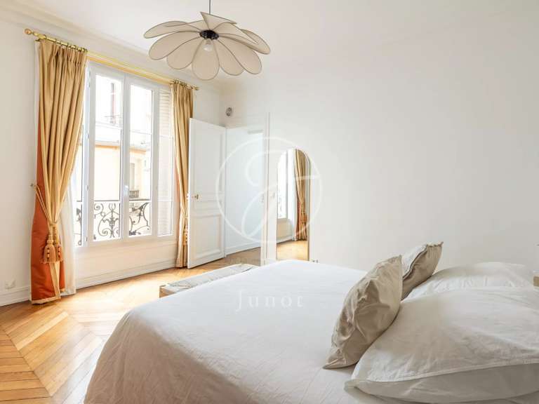Appartement Paris 7e - 2 chambres - 102m²