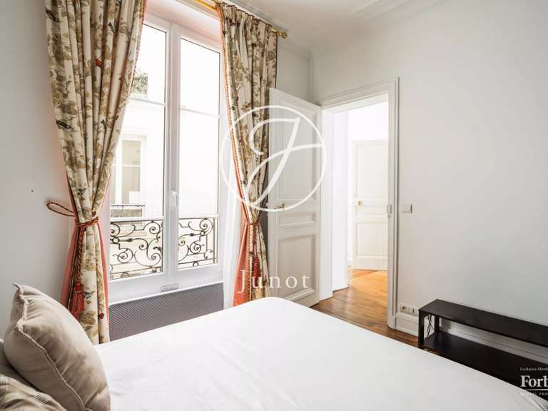 Appartement Paris 7e - 2 chambres - 102m²