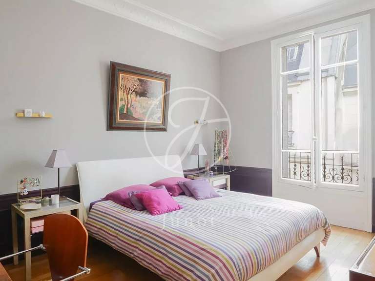 Appartement Paris 7e - 3 chambres - 124m²