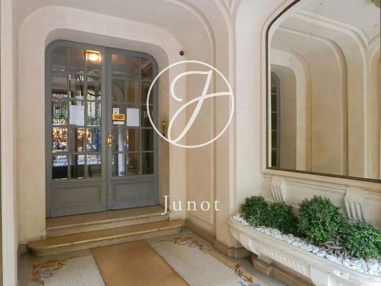 Appartement Paris 7e - 3 chambres - 124m²