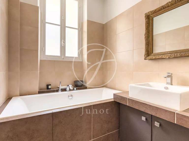 Appartement Paris 7e - 3 chambres - 93m²