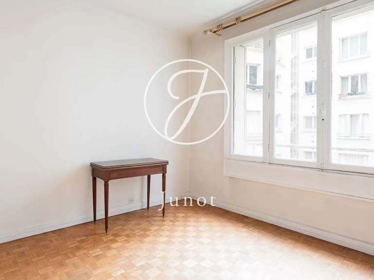 Appartement Paris 7e - 4 chambres - 106m²