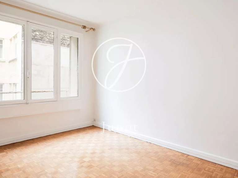 Appartement Paris 7e - 4 chambres - 106m²