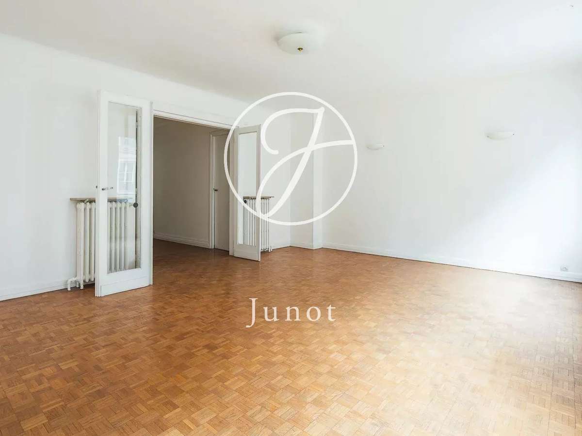 Apartment Paris 7e