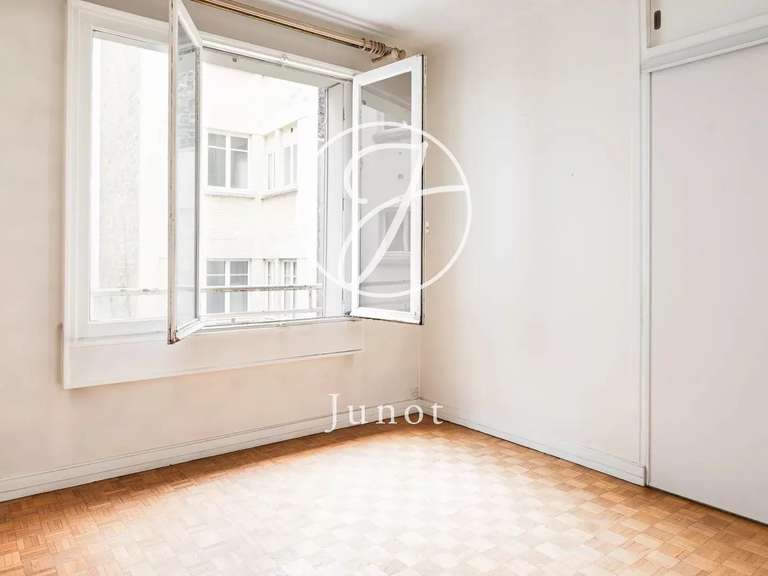 Appartement Paris 7e - 4 chambres - 106m²