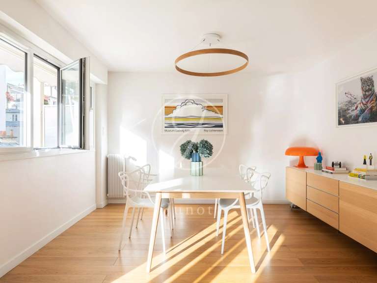 Appartement Paris 7e - 2 chambres - 88m²