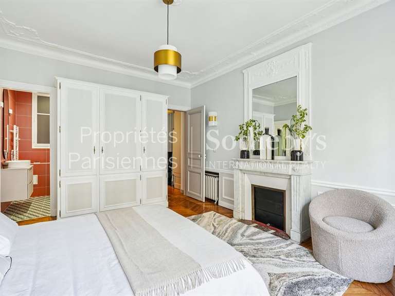 Appartement Paris 7e - 3 chambres - 150m²