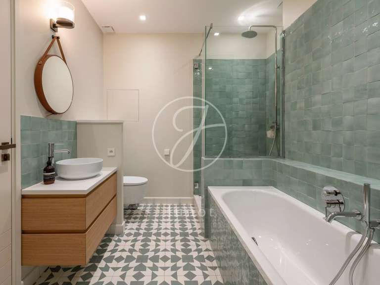 Appartement Paris 7e - 3 chambres - 118m²