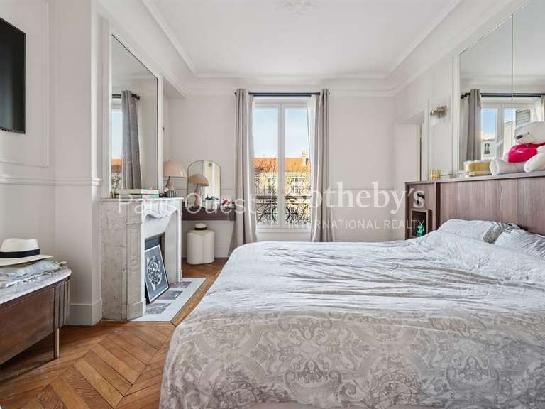 Appartement Paris 7e - 2 chambres - 112m²