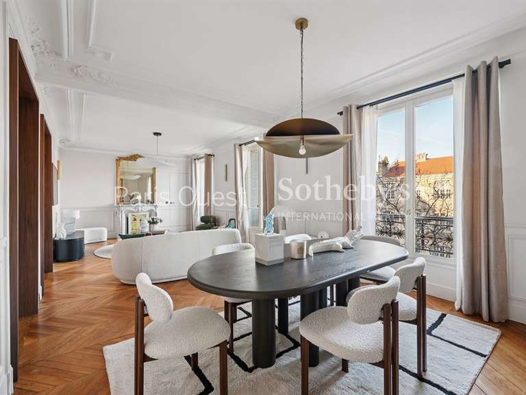 Appartement Paris 7e - 2 chambres - 112m²