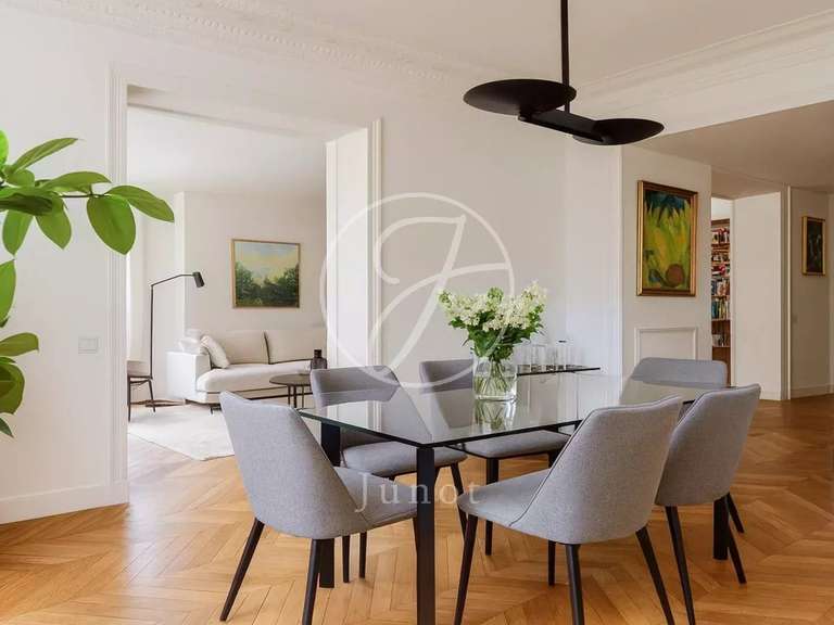 Appartement Paris 7e - 3 chambres - 177m²
