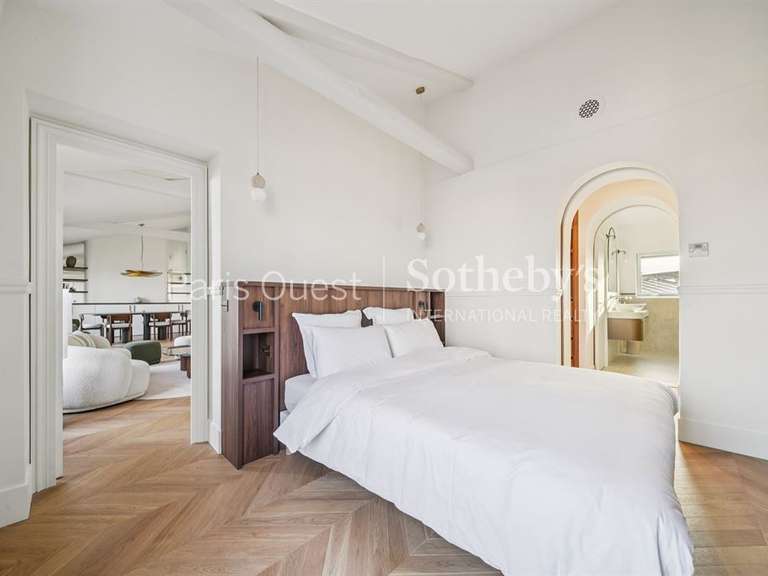 Appartement Paris 7e - 2 chambres - 111m²