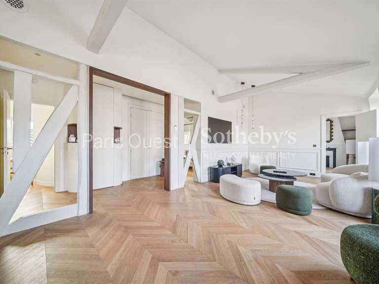 Appartement Paris 7e - 2 chambres - 111m²