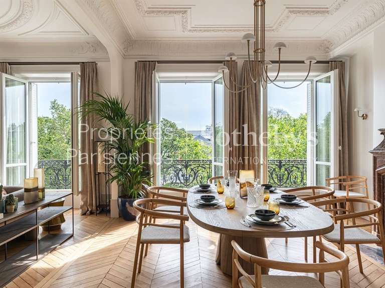 Appartement Paris 7e - 3 chambres - 150m²