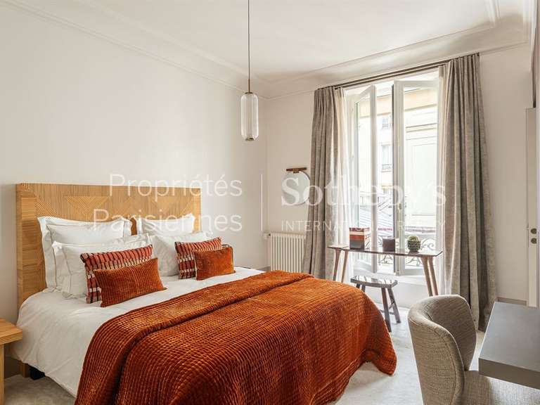 Appartement Paris 7e - 3 chambres - 150m²