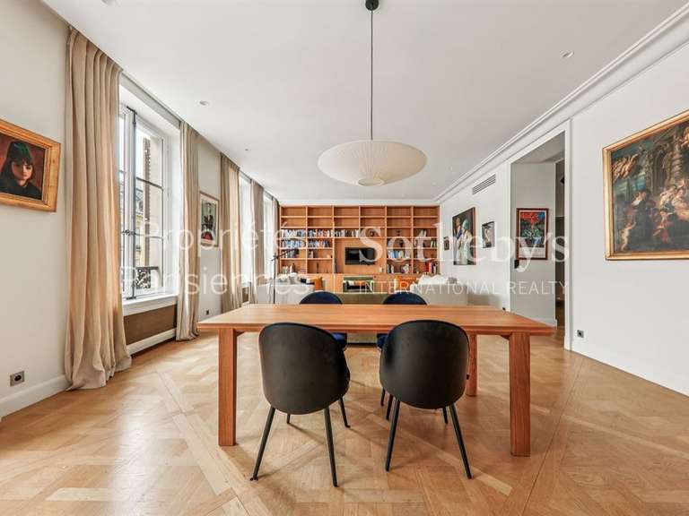 Appartement Paris 7e - 2 chambres - 153m²