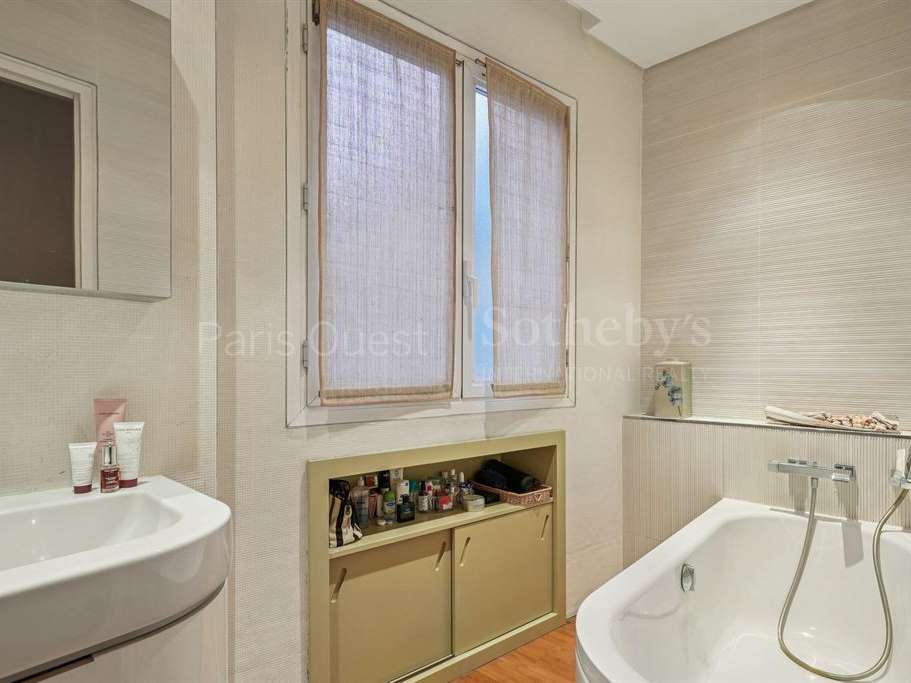 Apartment Paris 7e