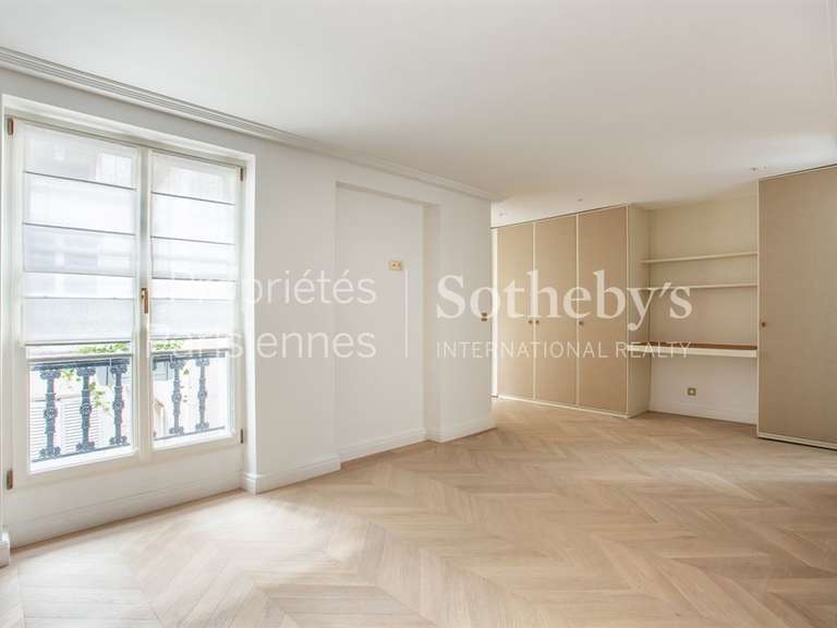 Appartement Paris 7e - 2 chambres - 135m²