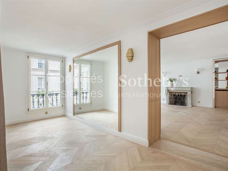 Appartement Paris 7e - 2 chambres - 135m²