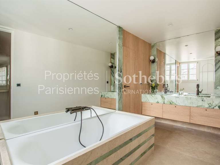 Appartement Paris 7e - 2 chambres - 135m²