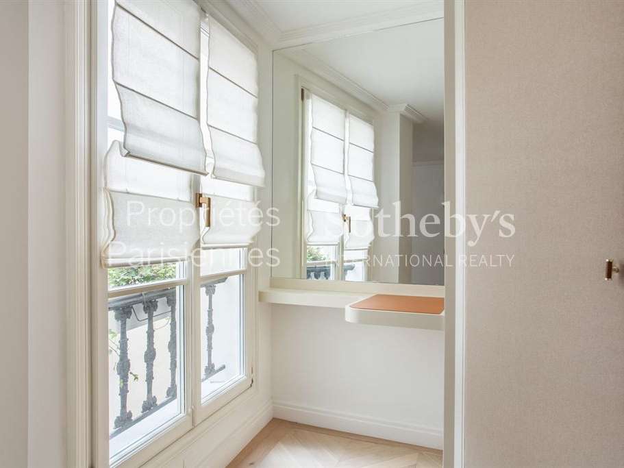 Apartment Paris 7e