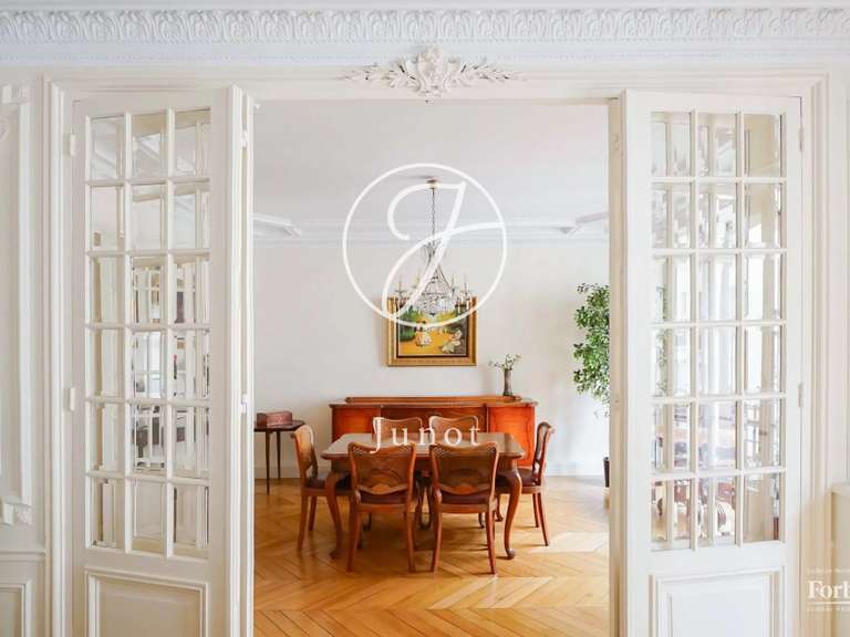 Appartement Paris 7e - 3 chambres - 145m²