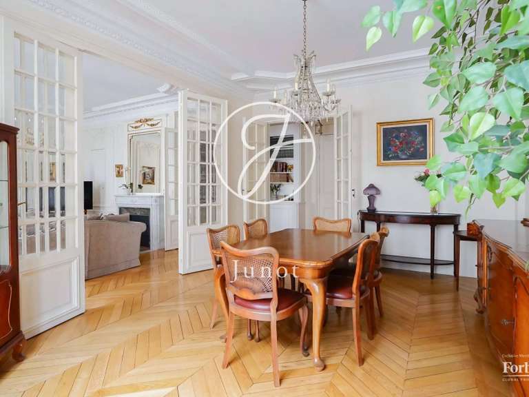 Appartement Paris 7e - 3 chambres - 145m²